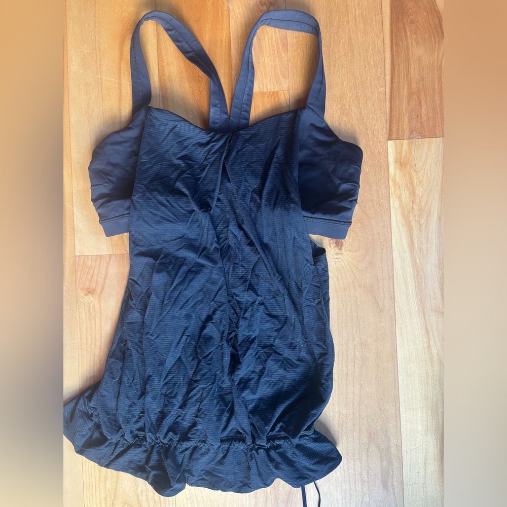🍋Lululemon size six NWOT tank!🍋